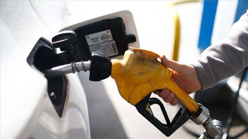 Benzine ve motorine dev zam geliyor! Yeni fiyatlar cep yakacak 9